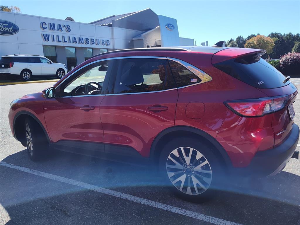 2020 Ford Escape Titanium photo 3