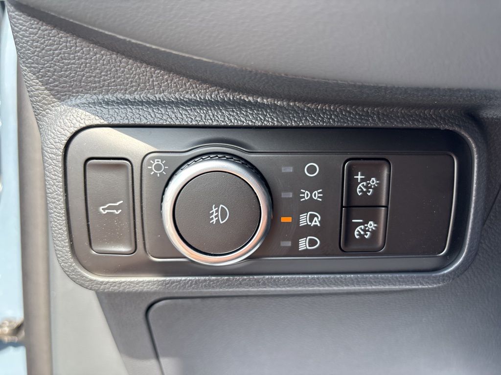 2025 Ford Explorer photo 15