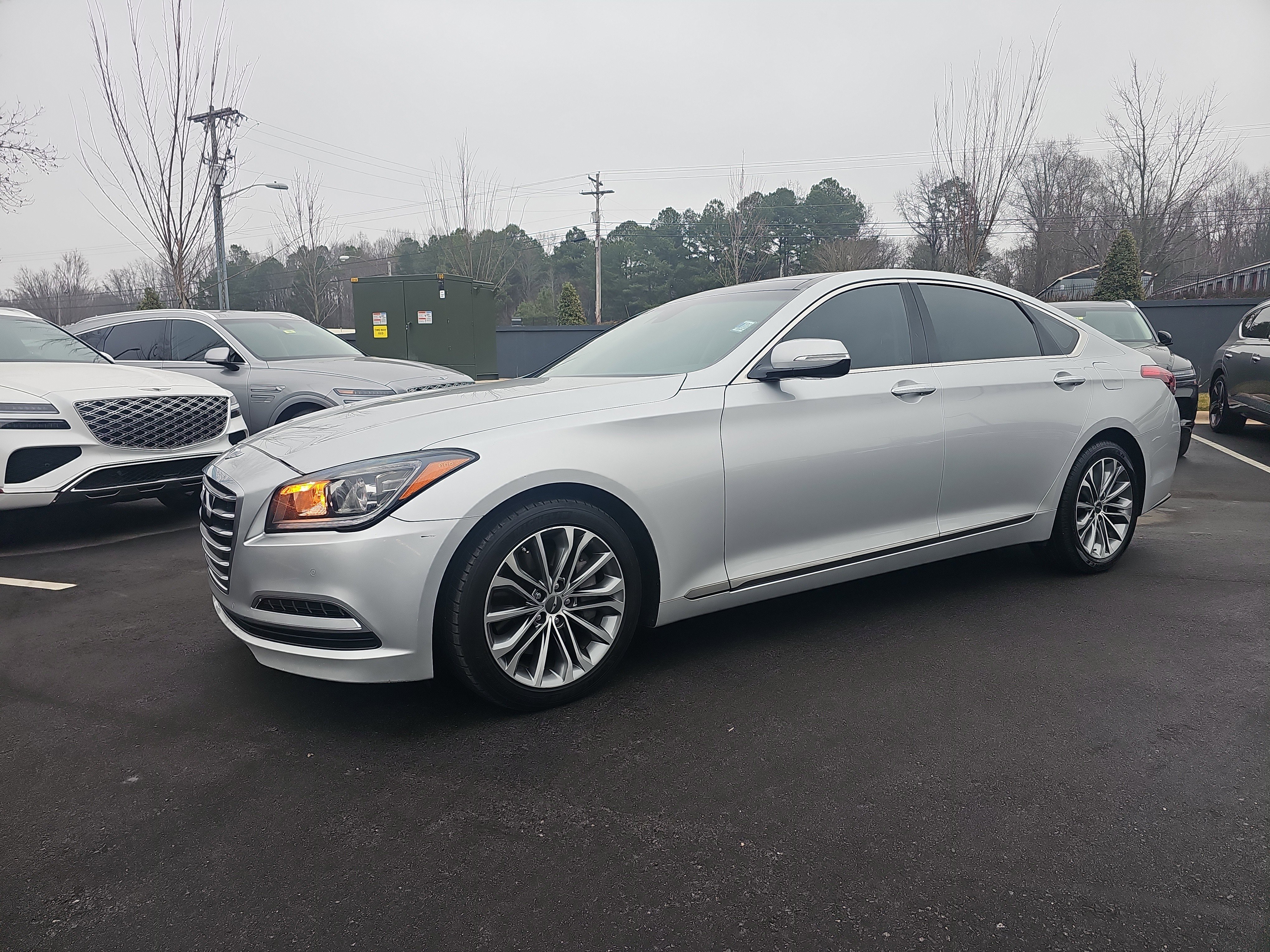 2015 Hyundai Genesis Base's photo