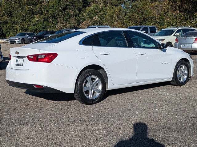 2024 Chevrolet Malibu LS photo 4