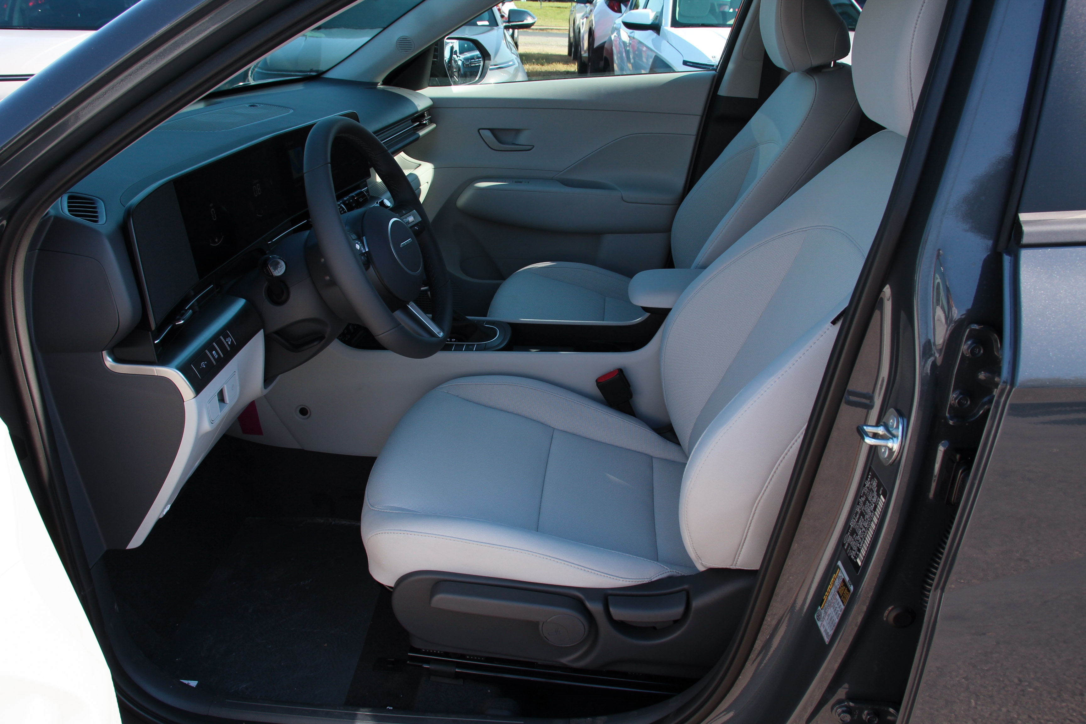 2026 Hyundai Kona SEL photo 7