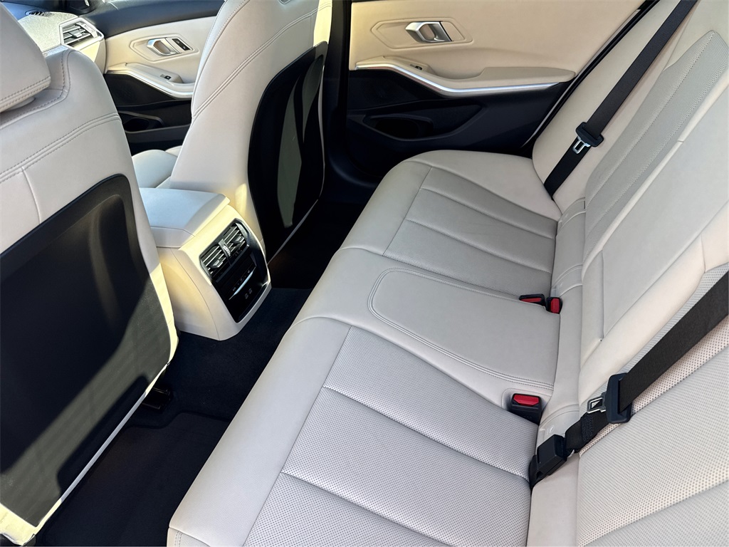 2024 Bmw 330i photo 10