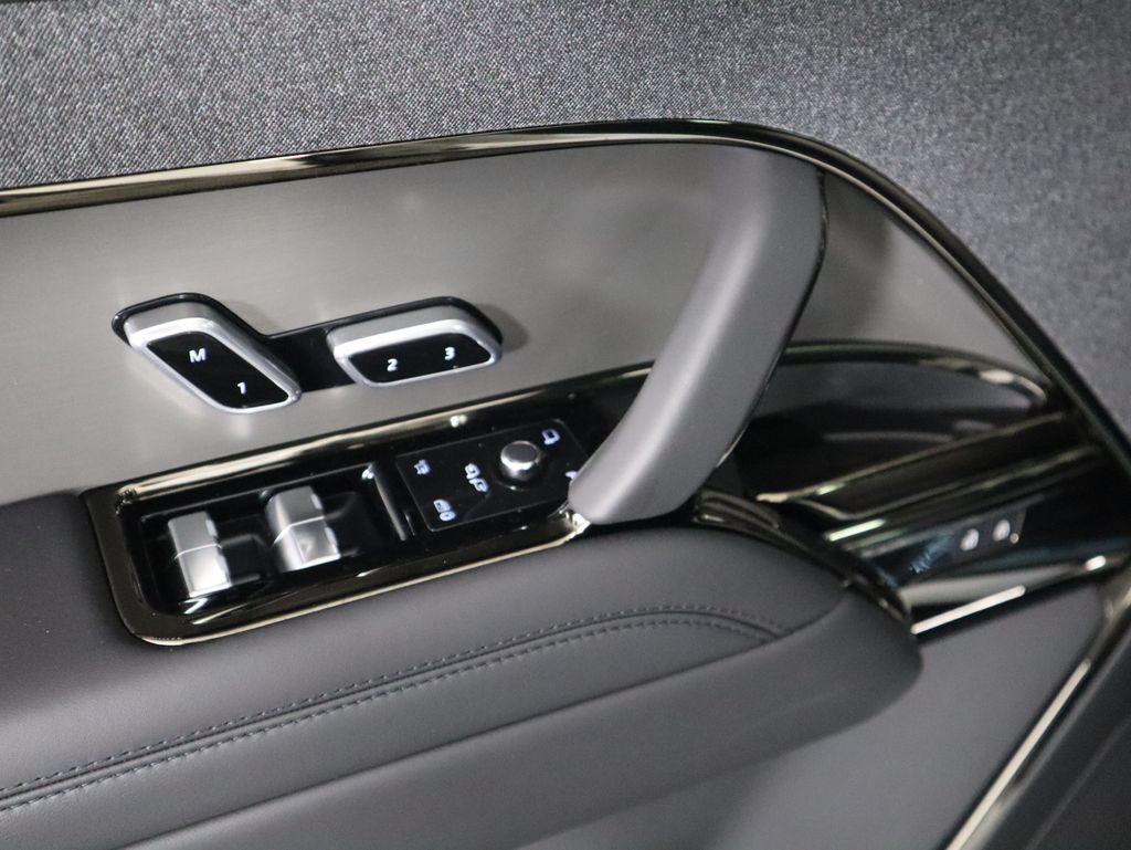 2025 Land Rover Range Rover Sport SE photo 22