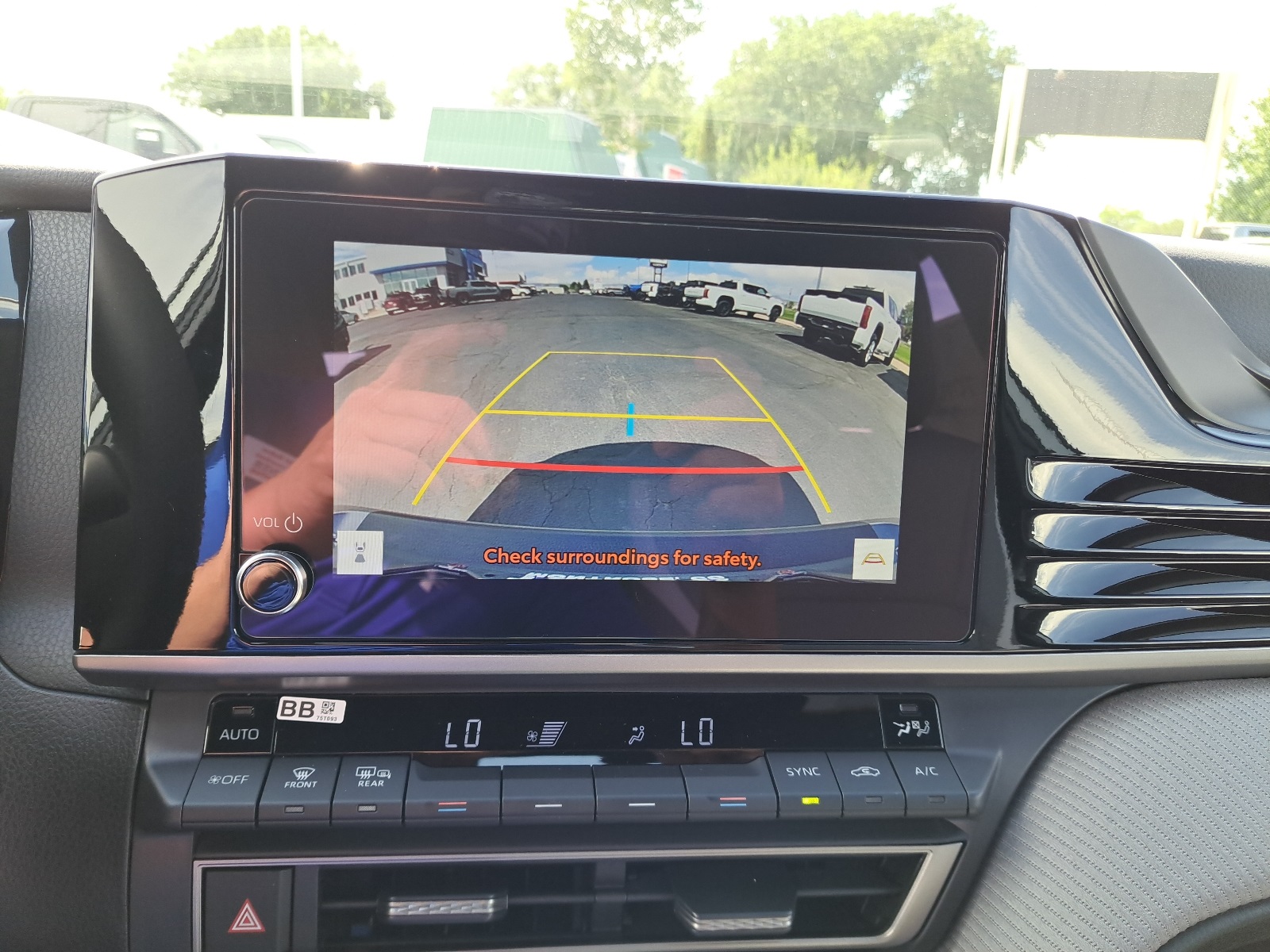 2025 Toyota Camry SE photo 30