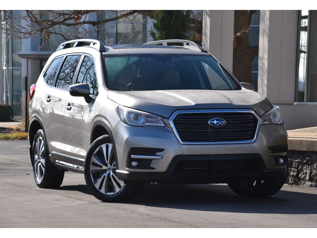 2019 Subaru Ascent Limited's photo
