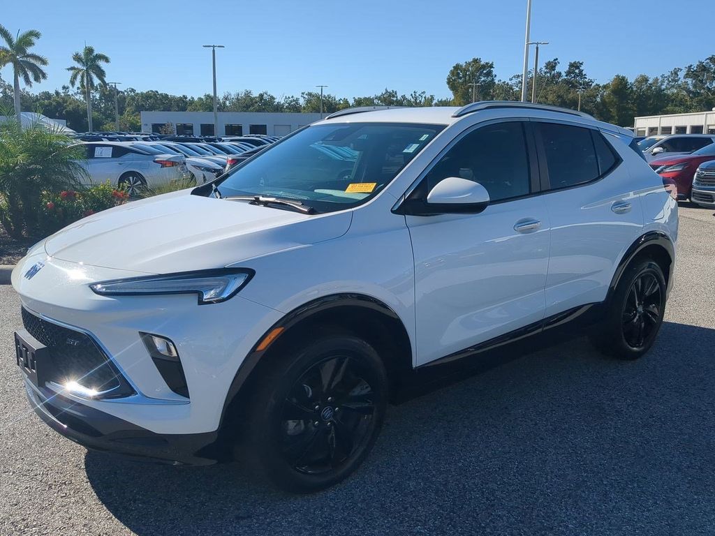 2024 Buick Encore GX Sport Touring's photo