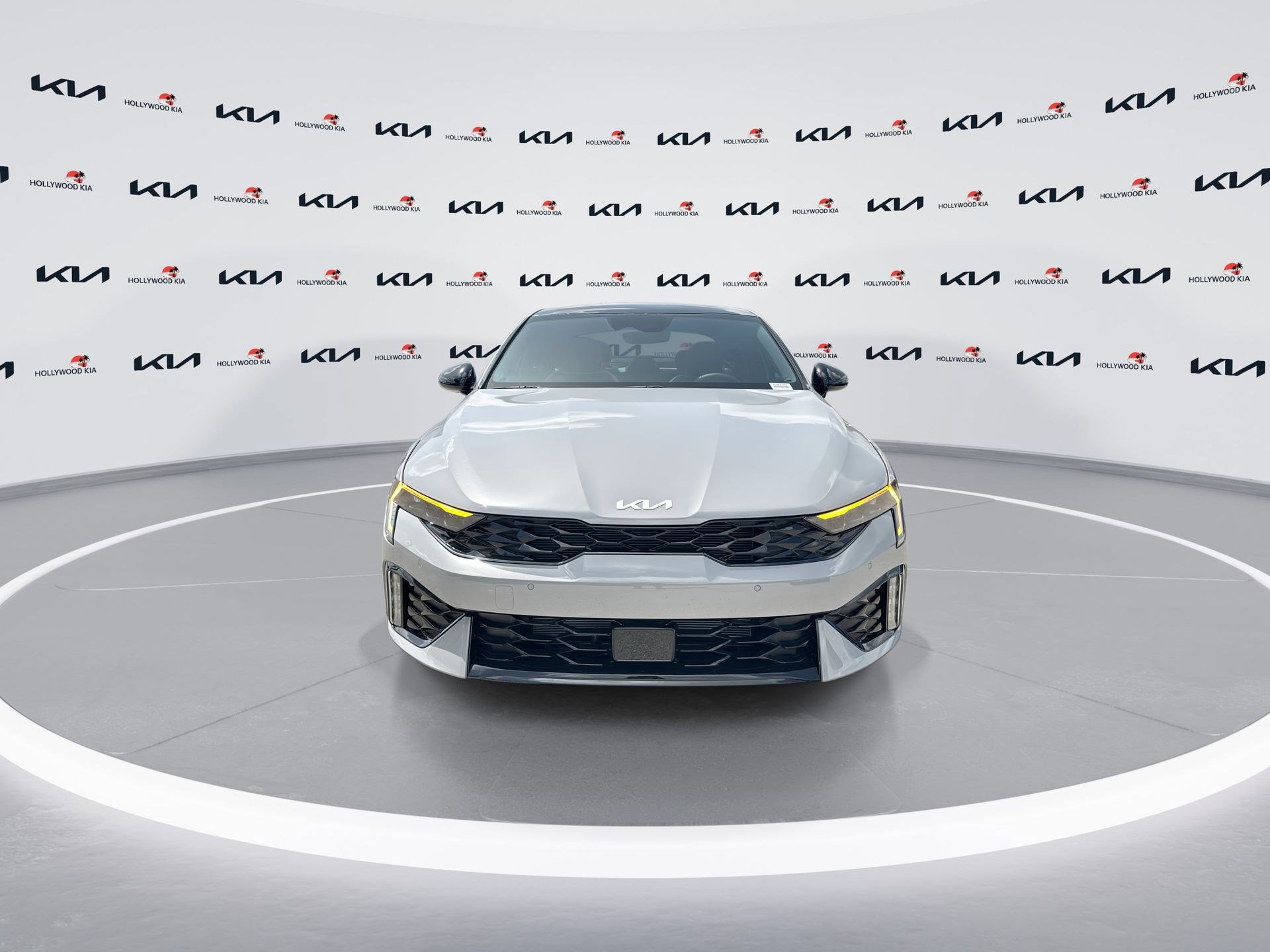 2025 Kia K5 GT-Line photo 4