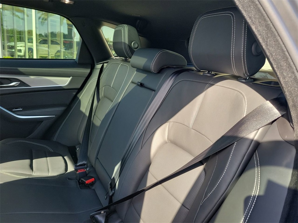 2026 Jaguar F-PACE P250 R-Dynamic S photo 13