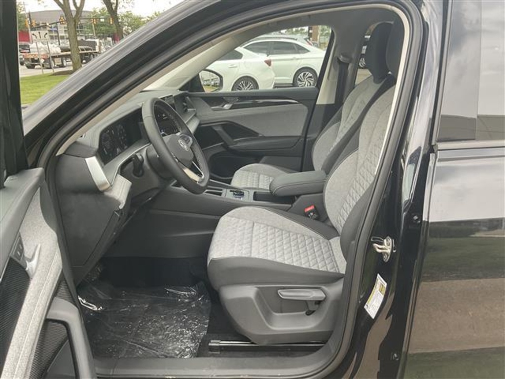 2025 Volkswagen Tiguan S photo 4