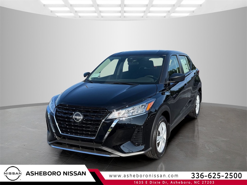 2025 Nissan KICKS PLAY Base's photo