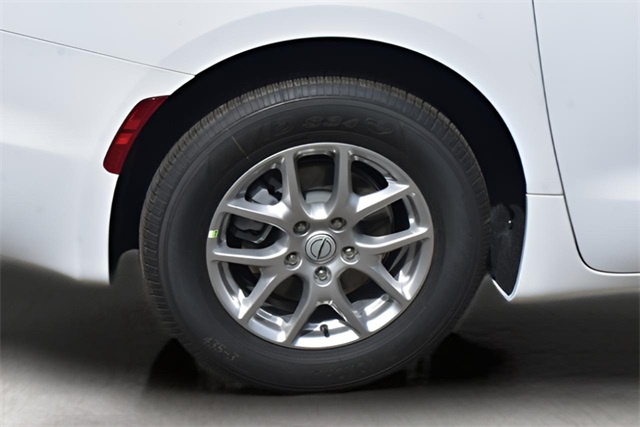2025 Chrysler Pacifica photo 9