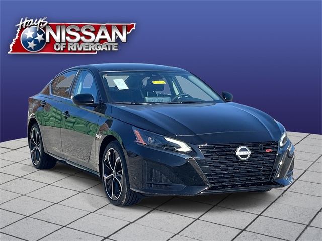 2025 Nissan Altima SR's photo