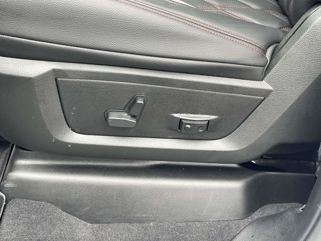 2025 Ram 2500 Big Horn photo 25