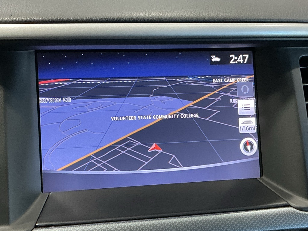 2019 Nissan Pathfinder SL photo 3