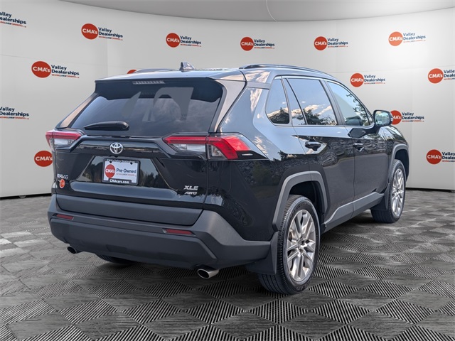 2023 Toyota RAV4 XLE Premium photo 5