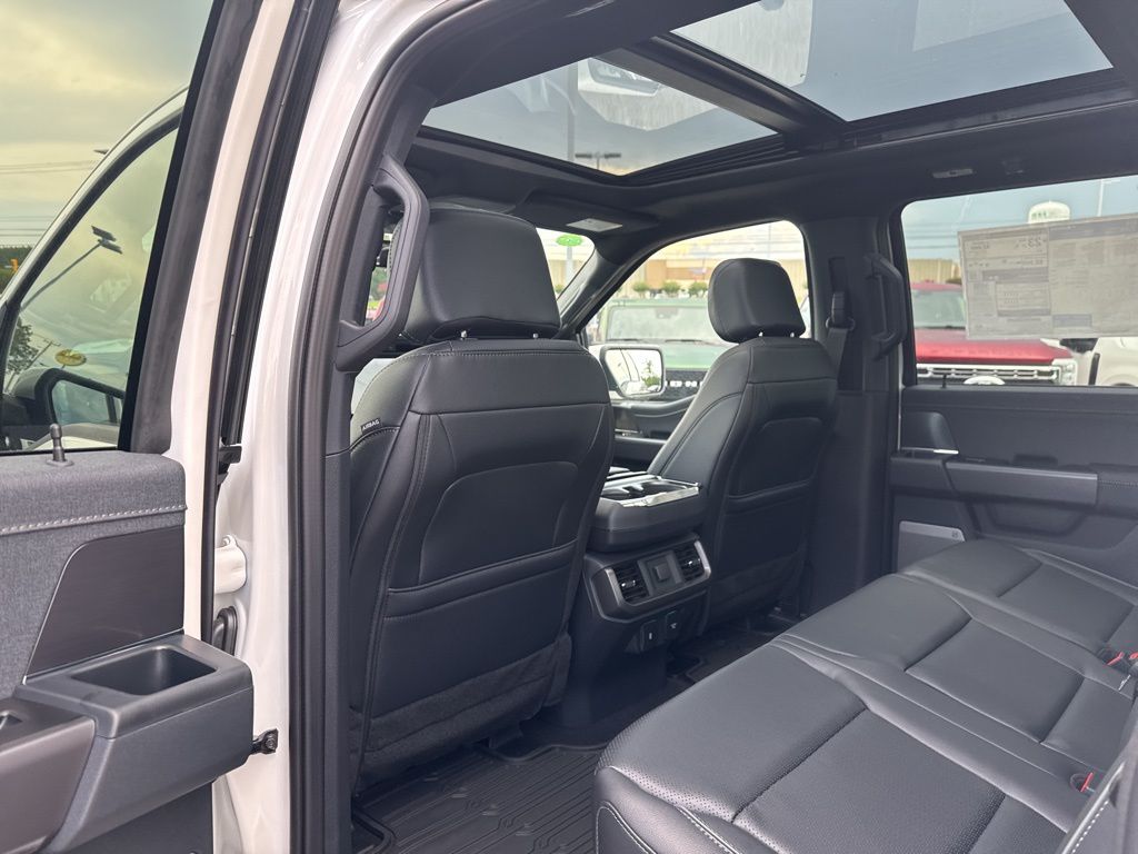2025 Ford F-150 Lariat photo 14