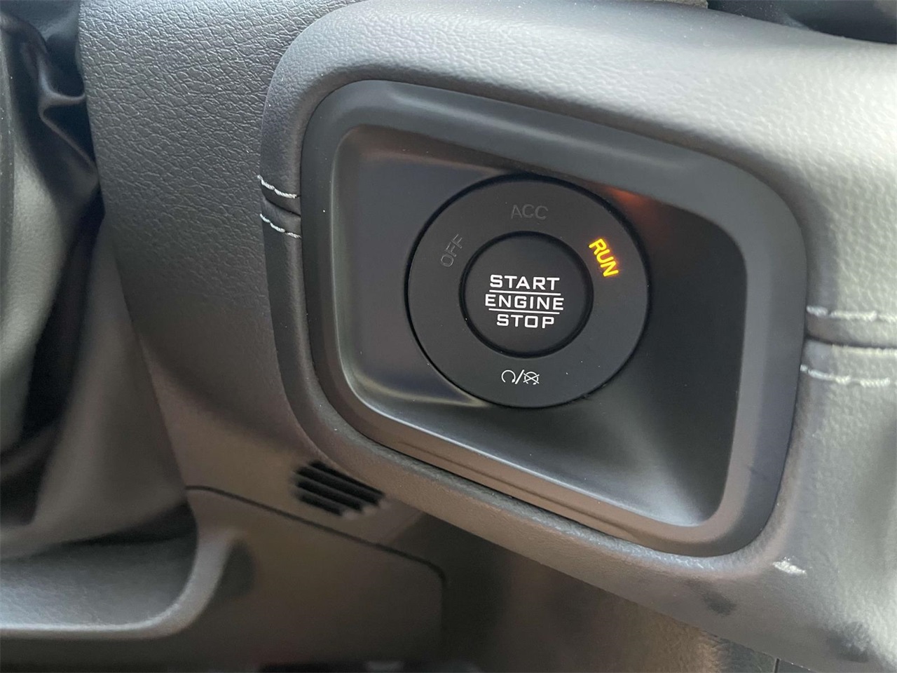 2025 Jeep Wrangler Rubicon photo 14