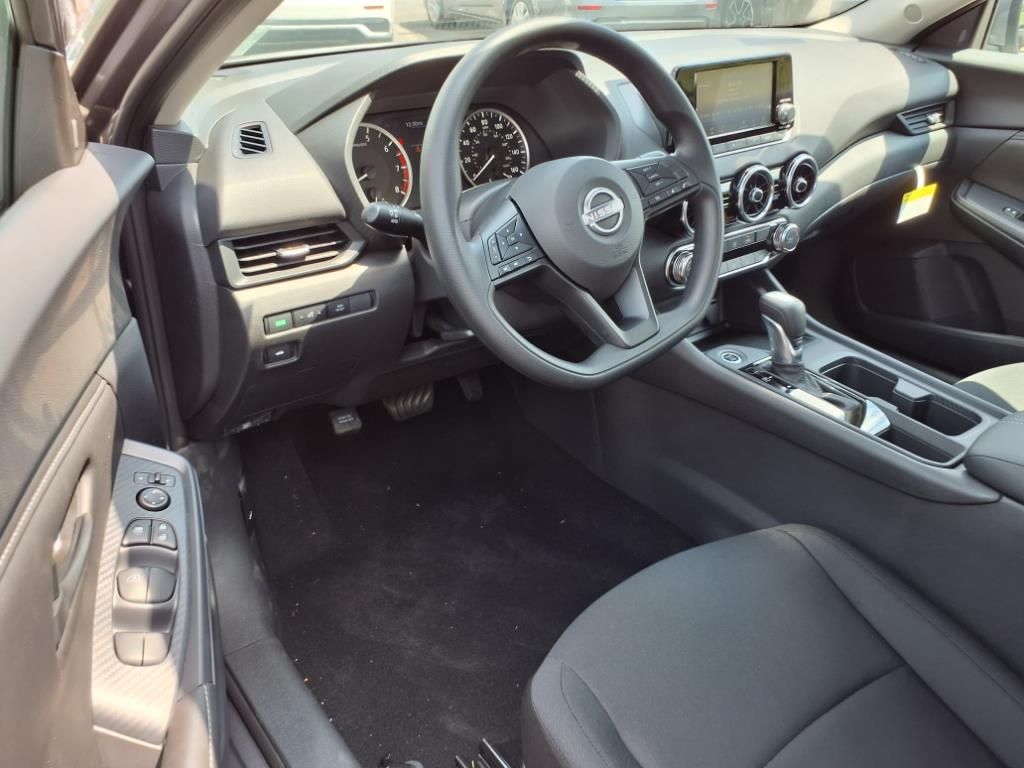 2025 Nissan Sentra S photo 13