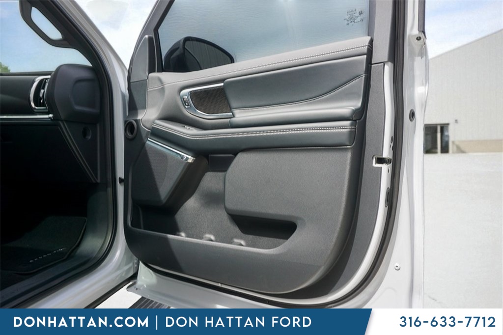 2025 Ford Expedition Platinum photo 29