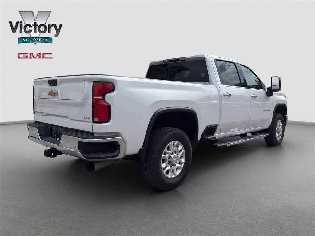 2024 Chevrolet Silverado LTZ photo 14