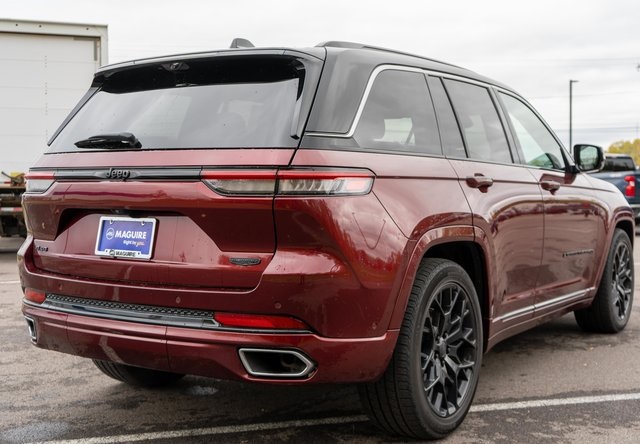 2024 Jeep Grand Cherokee Summit photo 4