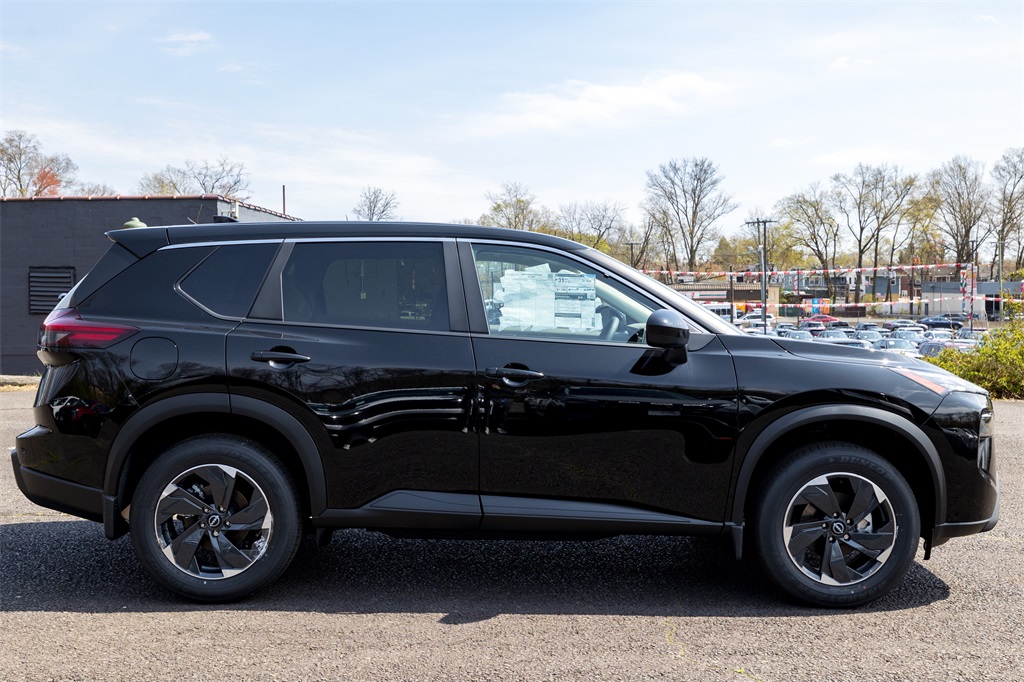 2025 Nissan Rogue SV photo 4