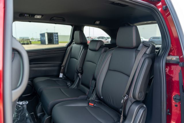 2026 Honda Odyssey photo 16