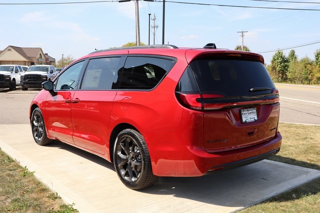 2026 Chrysler Pacifica Limited S Appearance photo 28