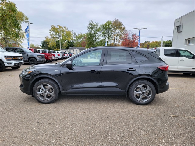 2026 Ford Escape ST-Line photo 2