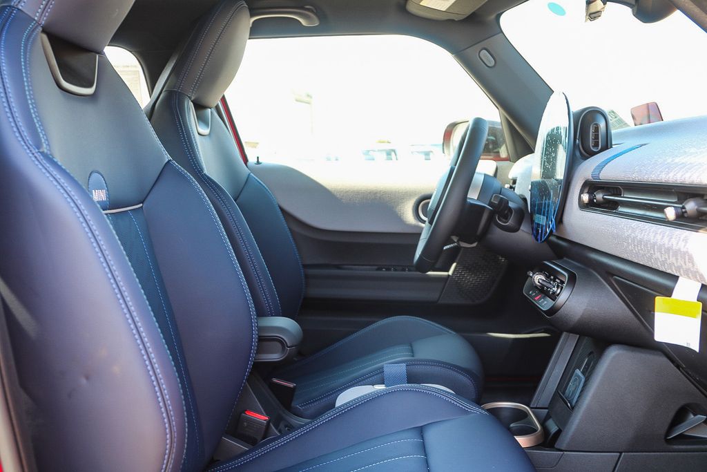 2025 Mini Cooper 4 Door Hardtop Signature photo 15