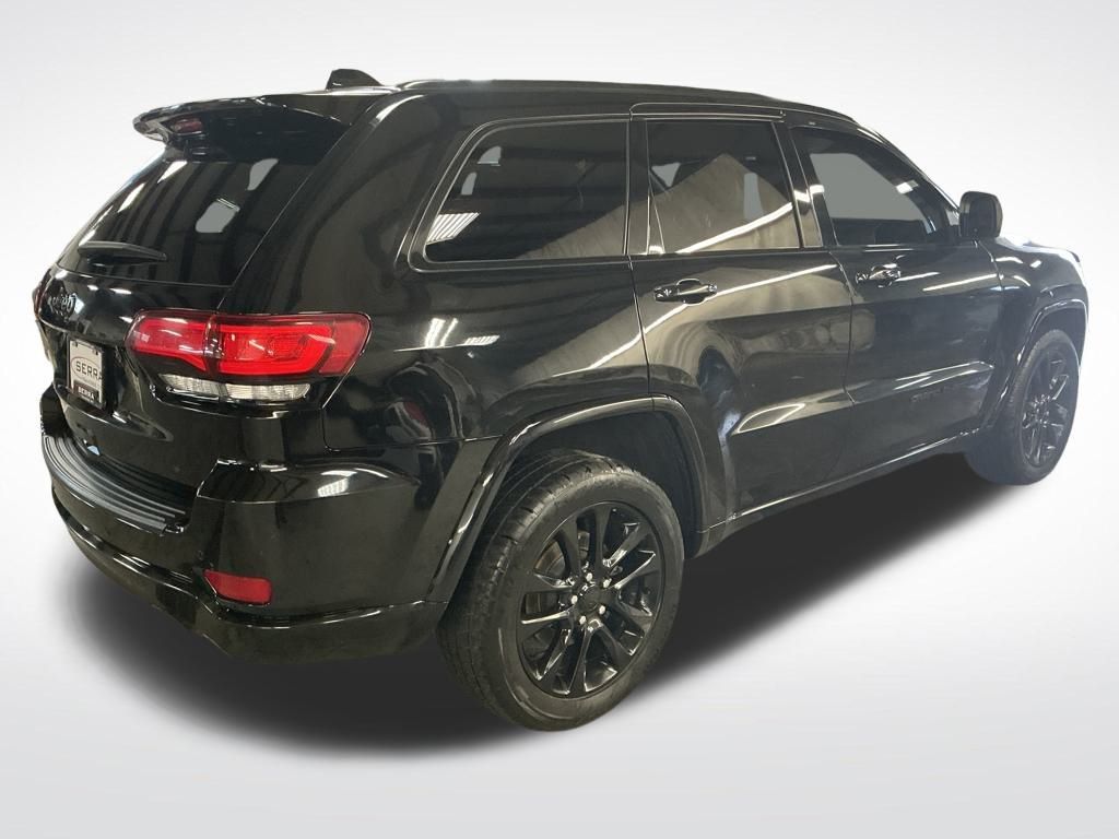 2021 Jeep Grand Cherokee Laredo X photo 3