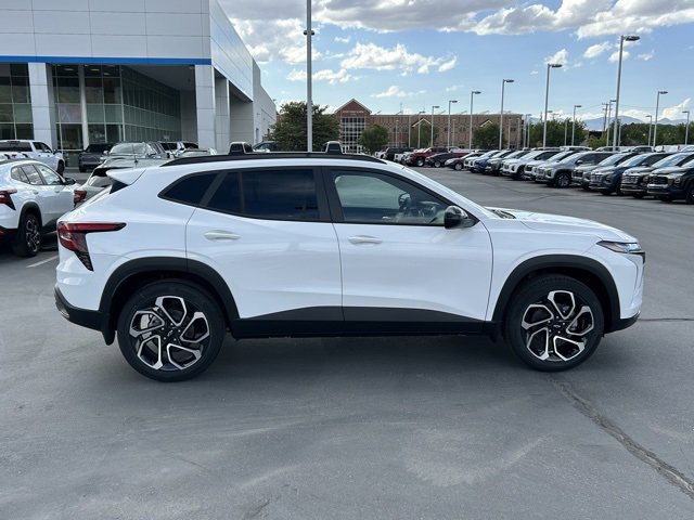 2026 Chevrolet Trax photo 2