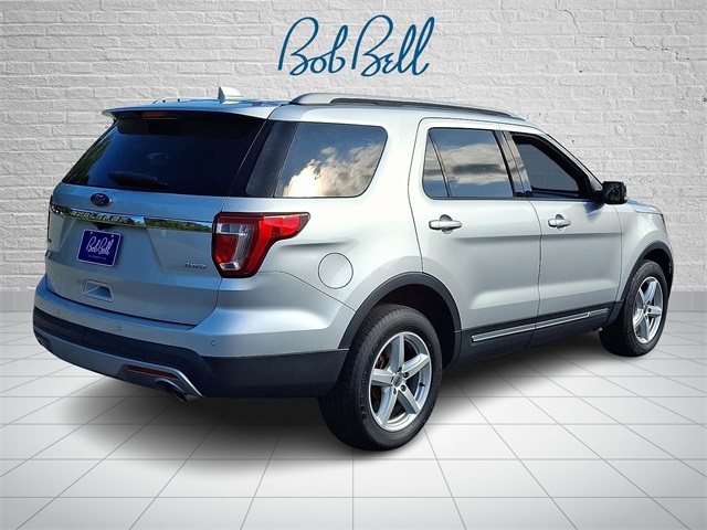 2017 Ford Explorer XLT photo 6