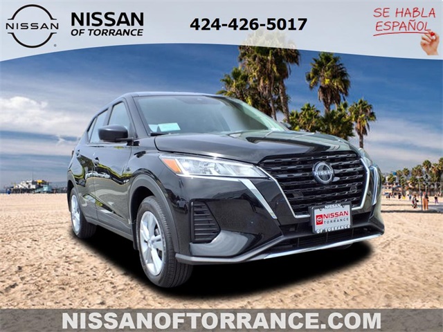 2025 Nissan KICKS PLAY Base's photo