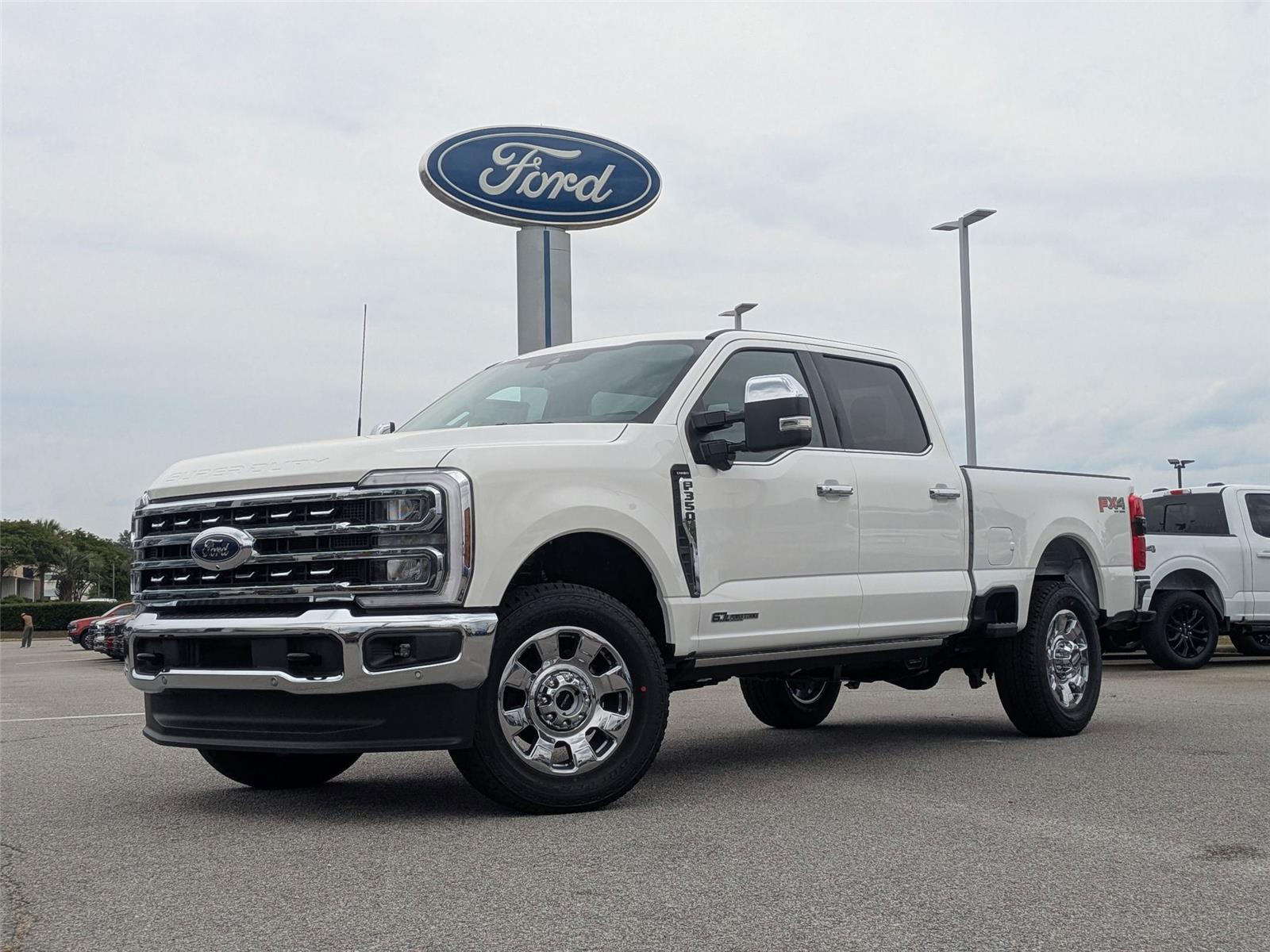 2025 Ford F-350 Super Duty Lariat's photo