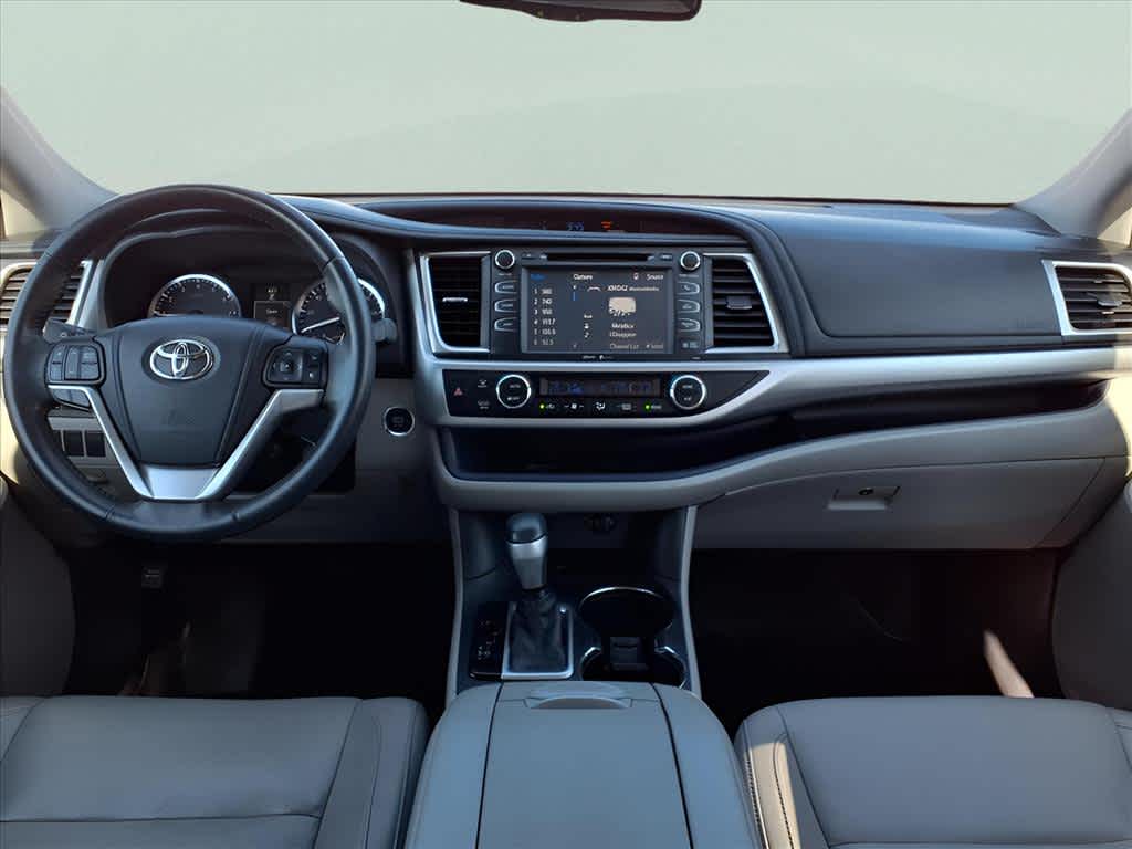 2014 Toyota RAV4 XLE photo 9