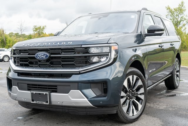 2025 Ford Expedition Platinum's photo