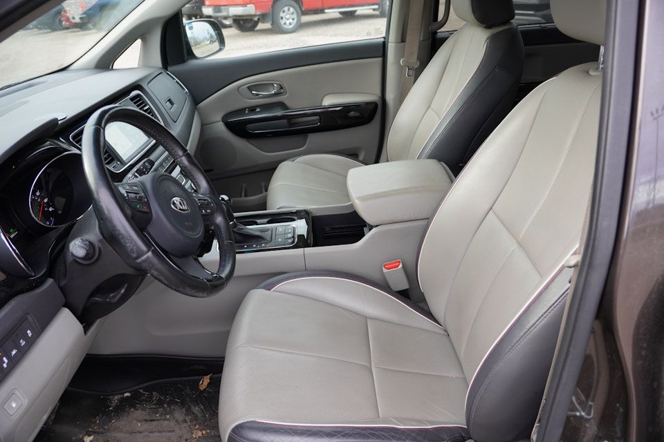 2016 Kia Sedona SX photo 4