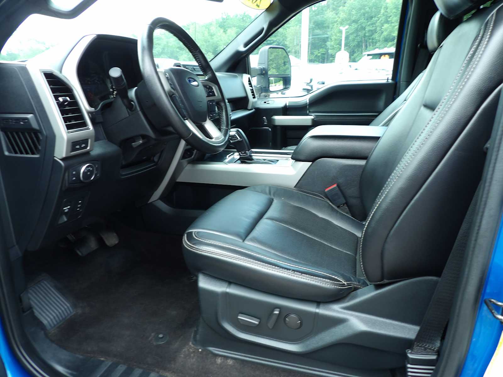 2020 Ford F-150 Lariat photo 11