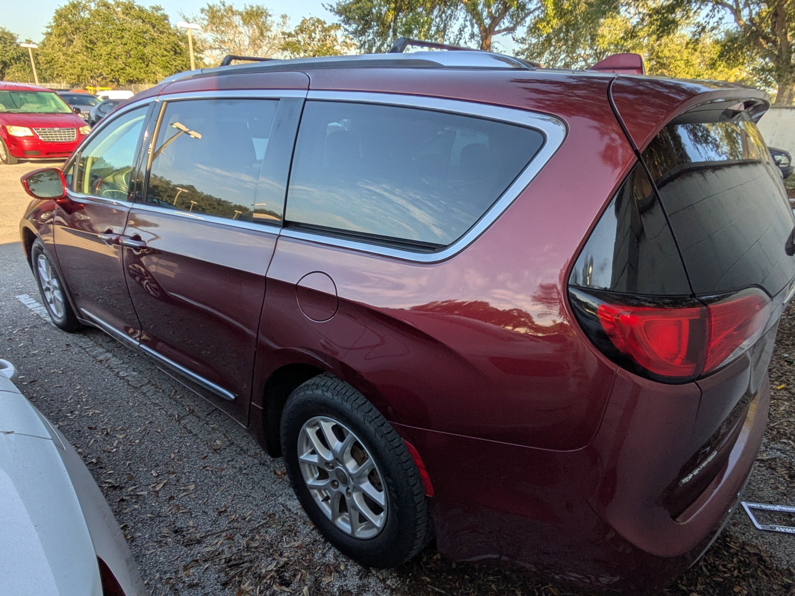 2020 Chrysler Pacifica Touring L photo 3