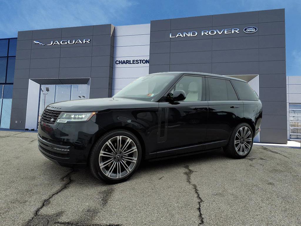 2025 Land Rover Range Rover SE's photo