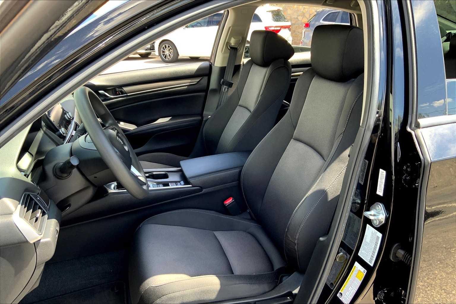 2022 Honda Accord LX photo 7
