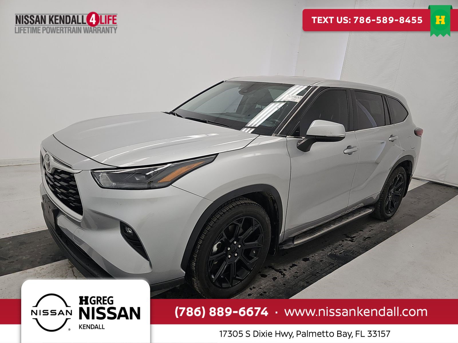 2024 Toyota Highlander LE's photo