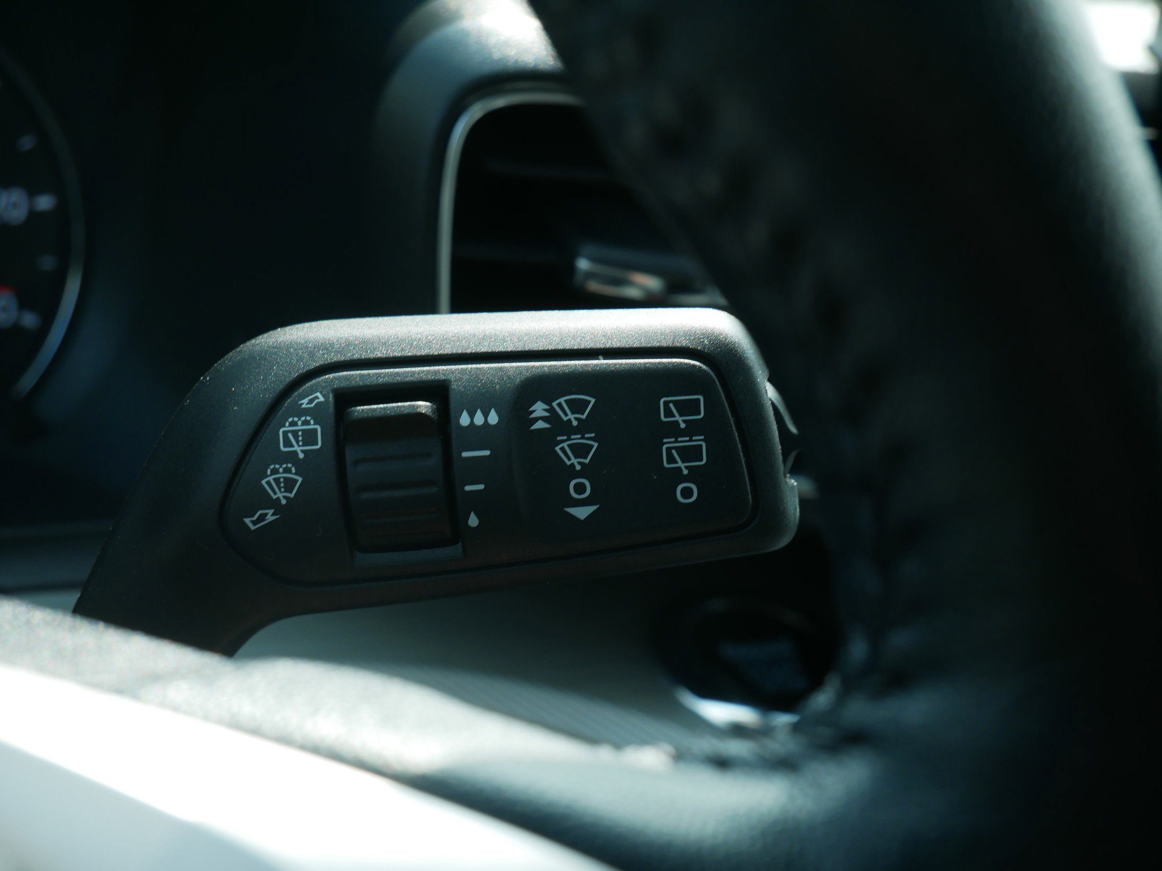 2023 Ford Explorer XLT photo 17