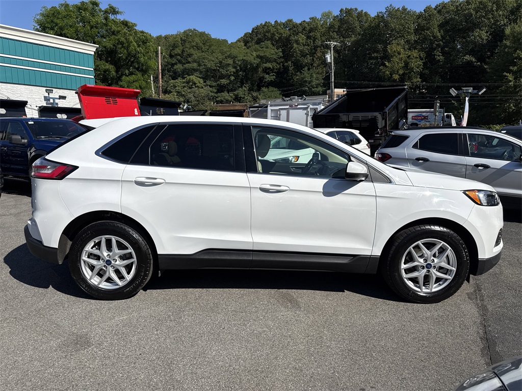 2022 Ford Edge SEL photo 12