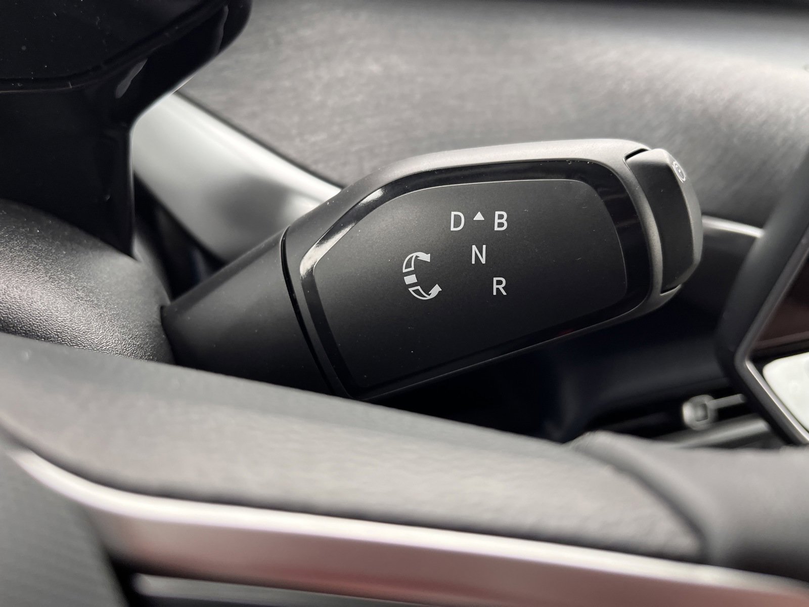 2025 Volkswagen ID. Buzz Pro S photo 18