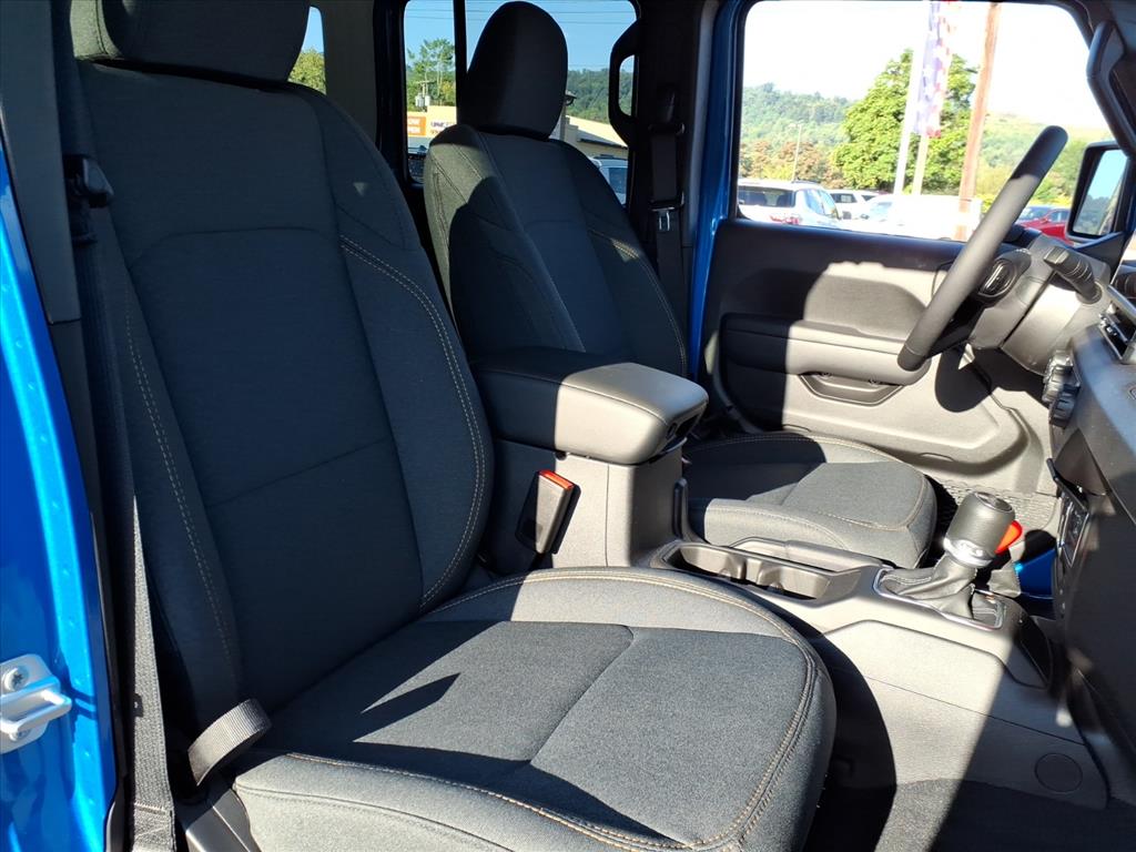 2025 Jeep Wrangler Sport S photo 4