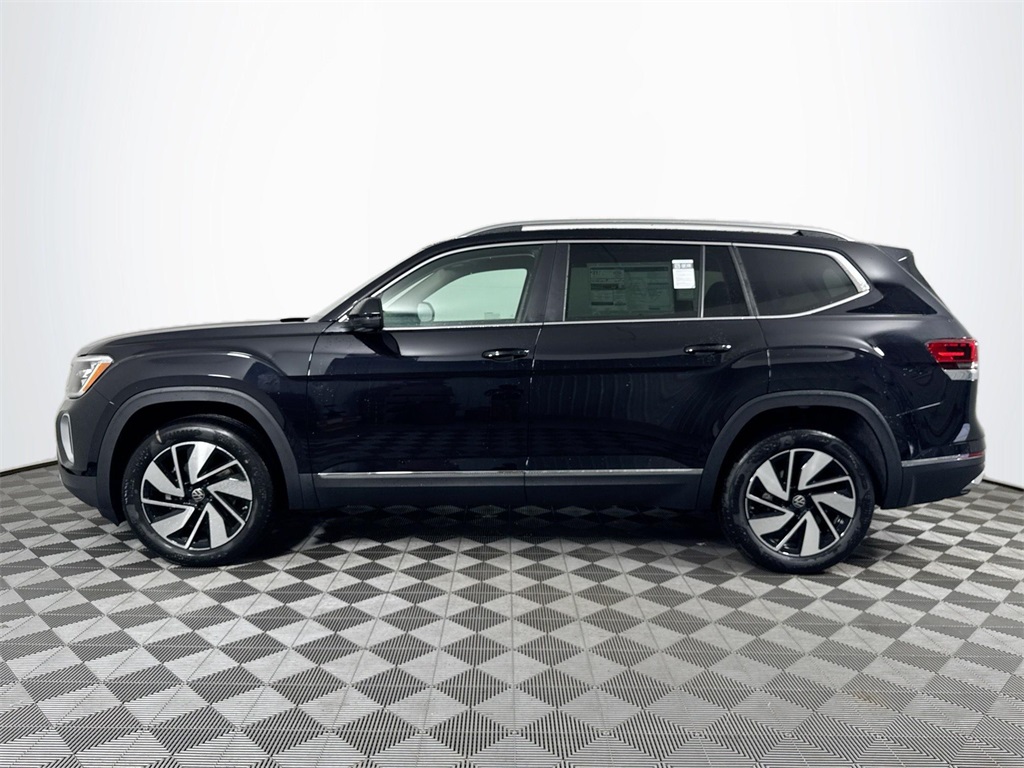 2025 Volkswagen Atlas SEL photo 2