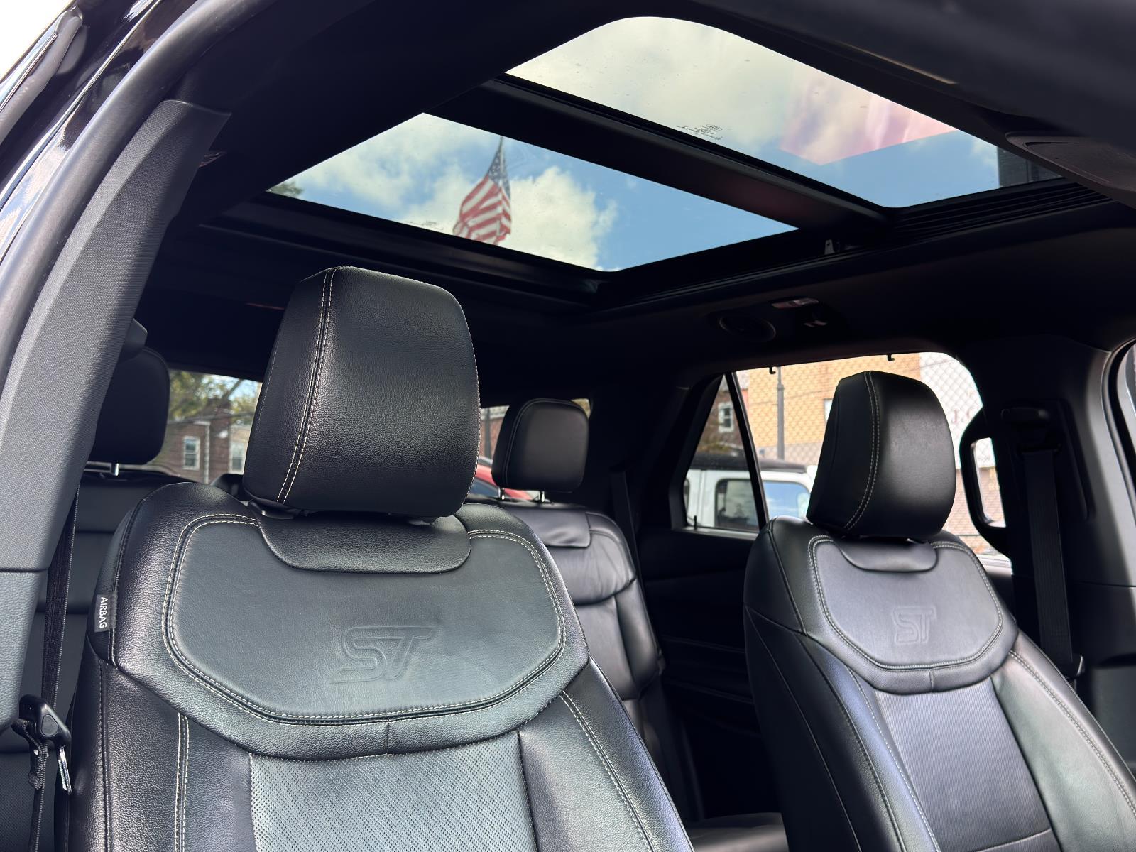 2022 Ford Explorer ST photo 29