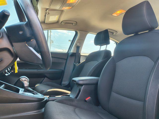 2022 Kia Forte LXS photo 20